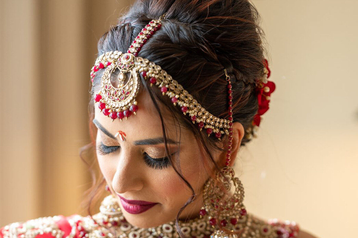 Exquisite Gold Plated Wedding Tikka: Enhance Your Bridal Hairstyle – Masayaa